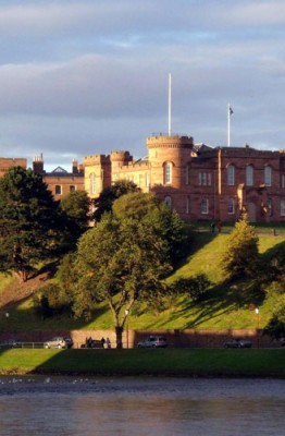Castillo de Invernes en Escocia
